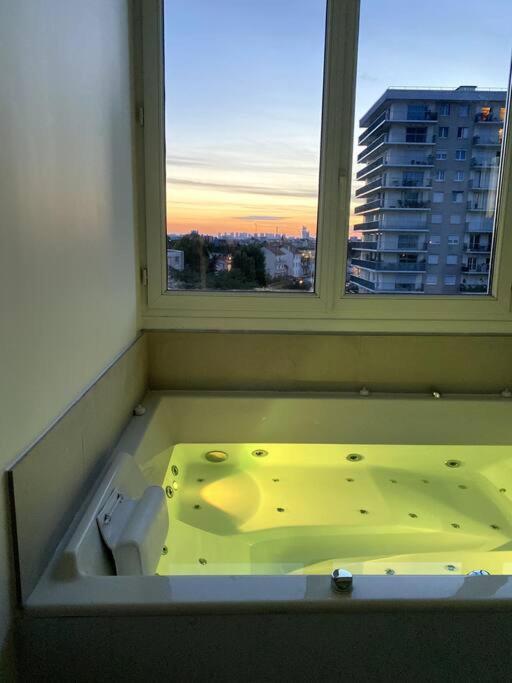 Créteil Suite « Body Love » - Jacuzzi Privatif מראה חיצוני תמונה