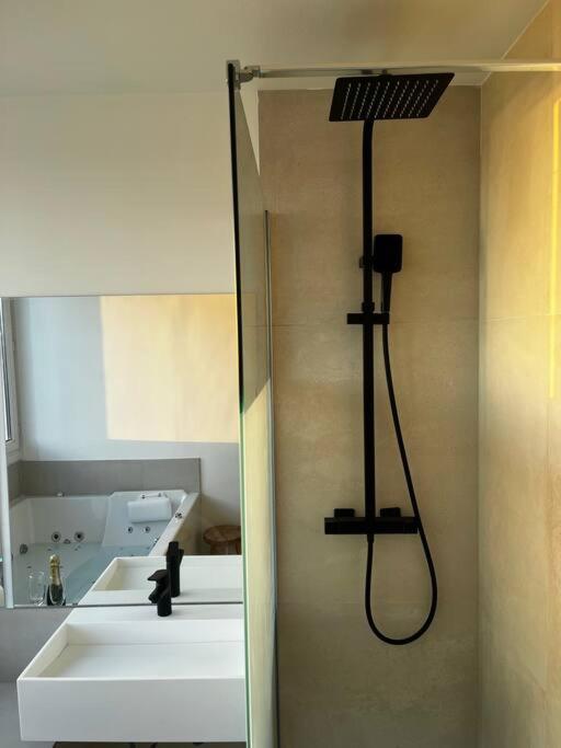 Créteil Suite « Body Love » - Jacuzzi Privatif מראה חיצוני תמונה