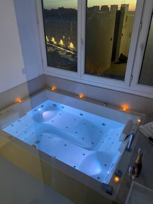 Créteil Suite « Body Love » - Jacuzzi Privatif מראה חיצוני תמונה